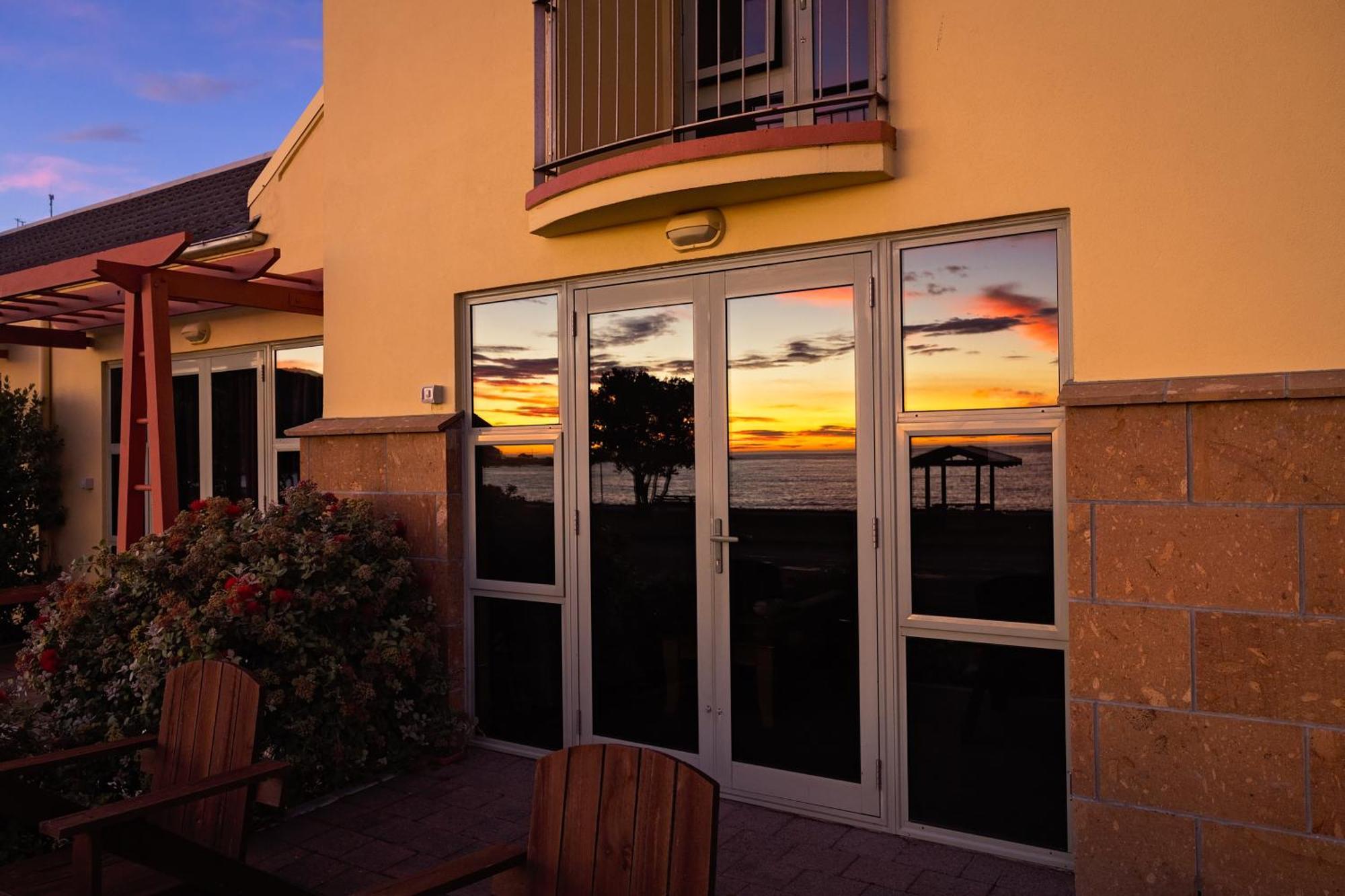 The Anchor Inn Beachfront Motel Kaikoura Exterior foto